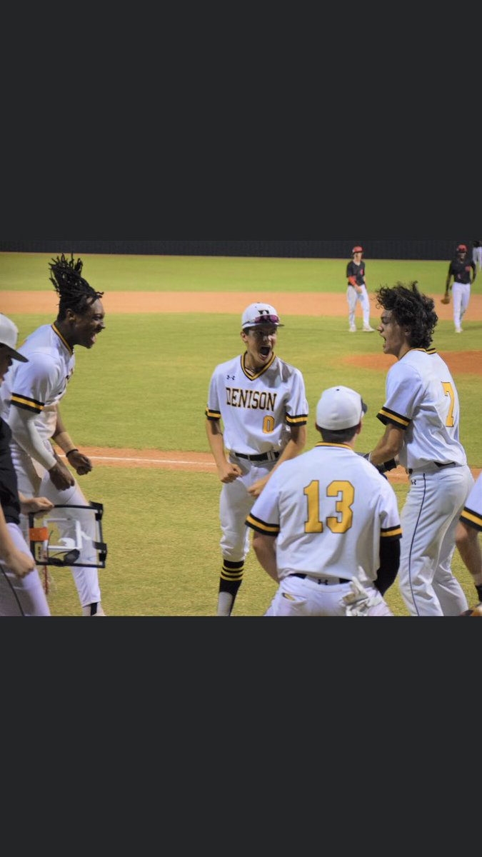 Playoff mood in Denison
#clinched