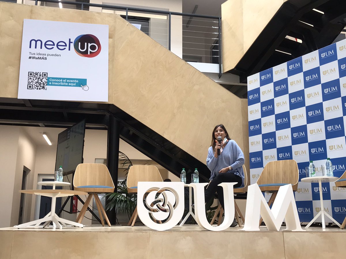 UnivMontevideo's tweet photo. A continuación, Carolina Bañales cuenta la historia de cómo decidió emprender, cómo consiguió junto a su colega fondos de la @ANIIuy para sacar adelante #GlamSt aún siendo estudiante de @ingenieria_UM. También ahondó en el nacimiento de #Eyecue con otro camino recorrido. https://t.co/qAoH7W4vis