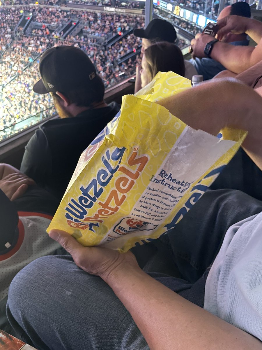 DUDEWlPES's tweet photo. went to the suns game with my dad and was so hyper focused  that this is the only pic I got of him https://t.co/3PauliijU5