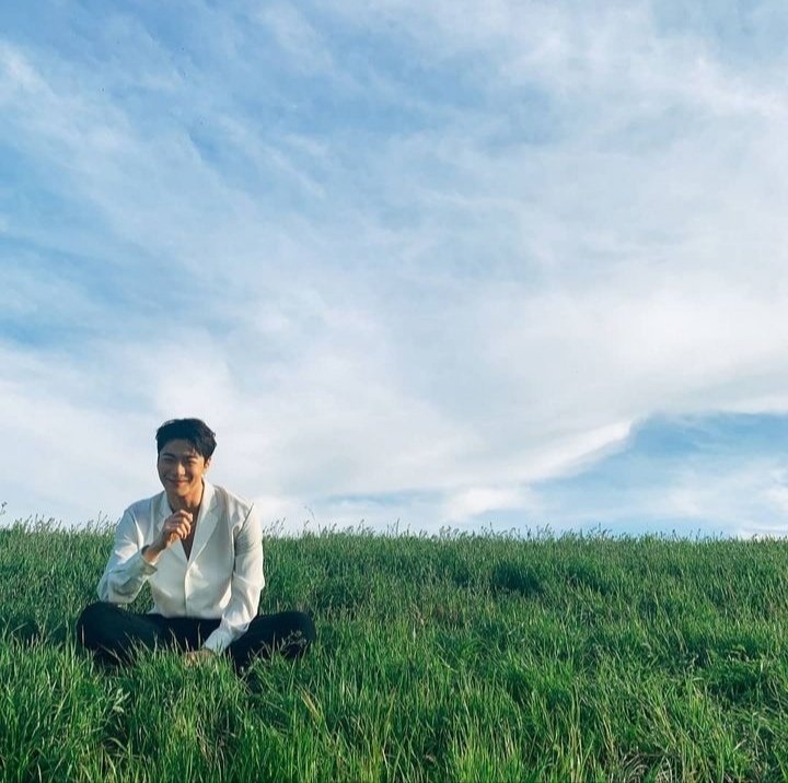 Kalwidc's tweet photo. Moonbin, I refused to believe the article I read but your agency confirmed it 😭😭 May your soul rest in peace, keep shining my moon. 😭🤍 https://t.co/7RObKmagDe