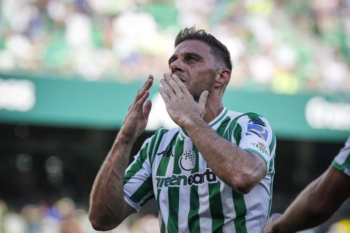 carlosmascarlos's tweet photo. Un lujo haberte visto jugar y haber podido disfrutar de ese arte 5 estrellas que derramaste tanto como futbolista y como persona… 
Tú lo has dicho @joaquinarte el arte queda para siempre y el tuyo no iba a ser menos… https://t.co/o4zD03xWaH