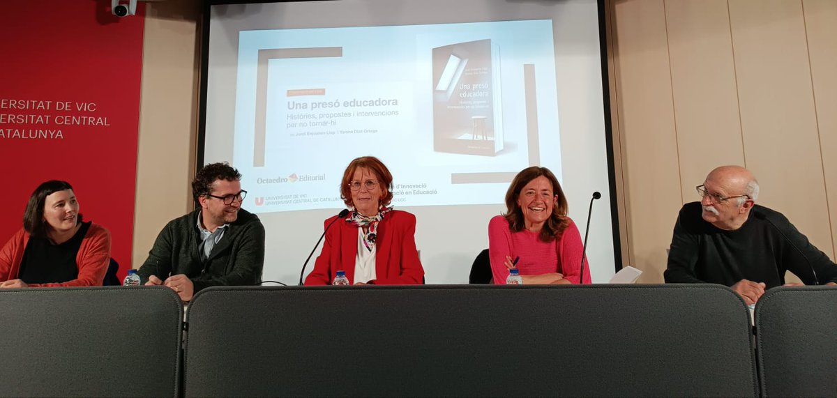 sindicdegreuges's tweet photo. 📣"Cal repensar les presons. Necessitem nous models per respondre al delicte, menys repressors i més eficaços, com el tractament en llibertat o el control telemàtic"

📖La síndica a la presentació del llibre “Una presó educadora”, de Jordi Enjuanes i Yanina Díaz, a la @uvic_ucc https://t.co/xcff0EgEPD