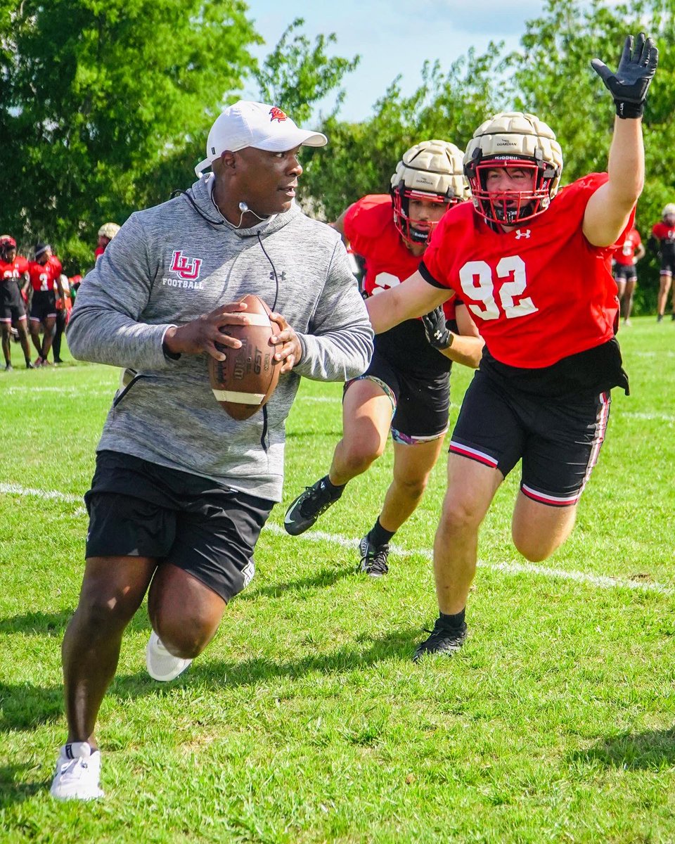 coachcordova's tweet photo. Your attitude, work ethic, approach, and commitment should never be influenced by anything other than trying to be the best.  #HEATT🔥 https://t.co/XkFZxye6kj