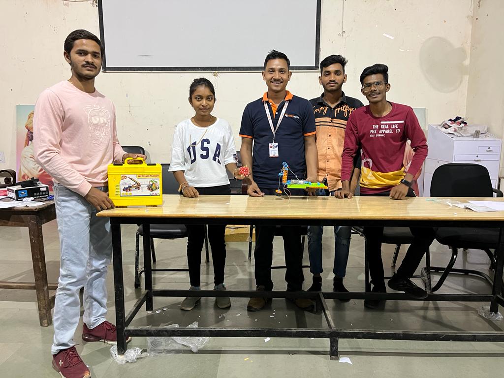 RajStembotix's tweet photo. Innovation Club Prabodh Level Training Day 3 on #ARVR #Robotics #Mechatronics #STEMeducation #3DPen  at Smt.R.P. Chauhan Arts &amp; Smt. J.K. Shah &amp; Shri K.D. Shah Commerce College, Vyara Tapi for Arts and commerce Students.
@PMOIndia
@CMOGuj
@narottamsahoo
@InnoClubCHE
@STEMbotix https://t.co/2hqh7dOWHN