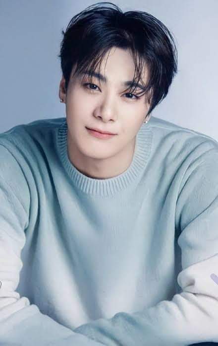 ItzelST4's tweet photo. Un abrazo enorme para Aroha que debe estar pasando por momentos muy difíciles así como los chicos de Astro. 
Brilla por toda la eternidad 
Moonbin 🤍

#Astro #Aroha https://t.co/vG1WVcyNLY