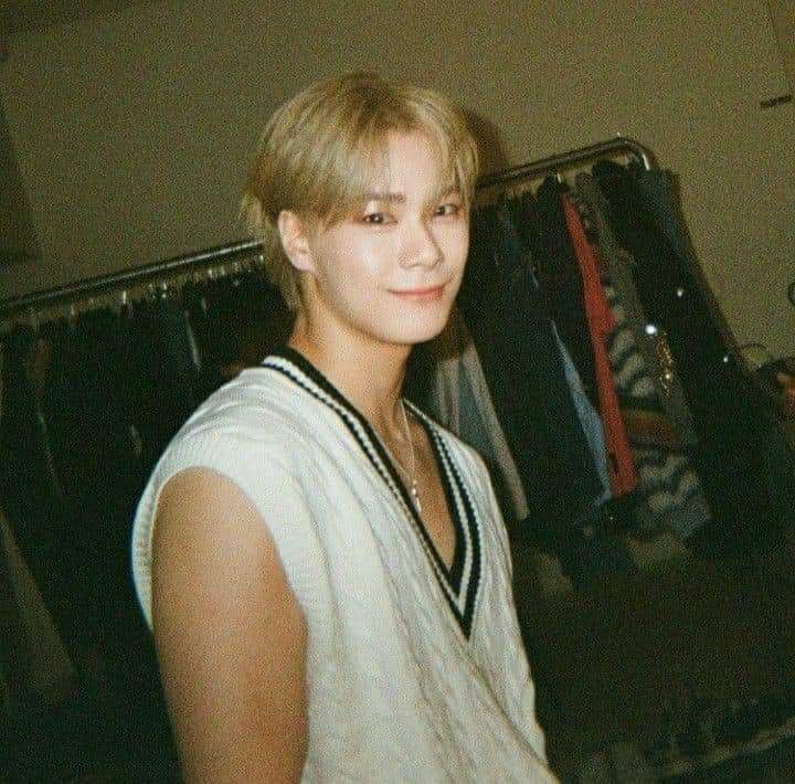 ItzelST4's tweet photo. Un abrazo enorme para Aroha que debe estar pasando por momentos muy difíciles así como los chicos de Astro. 
Brilla por toda la eternidad 
Moonbin 🤍

#Astro #Aroha https://t.co/vG1WVcyNLY