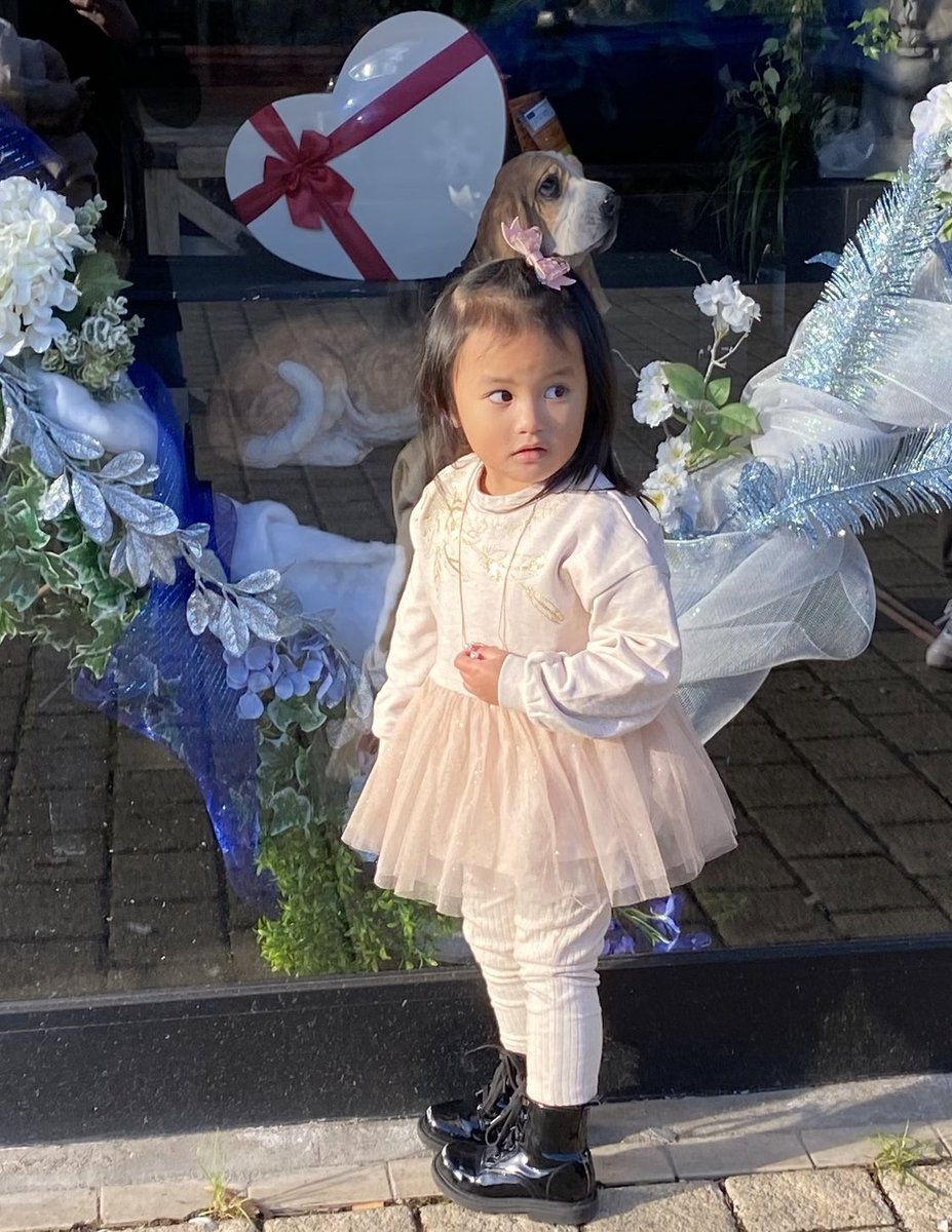exPaigedition's tweet photo. And finally you can smell and feel spring! 🌸🌺💐🌤️☀️ #imwearingri #riverislandkids #riverisland https://t.co/UvncYPUaXo