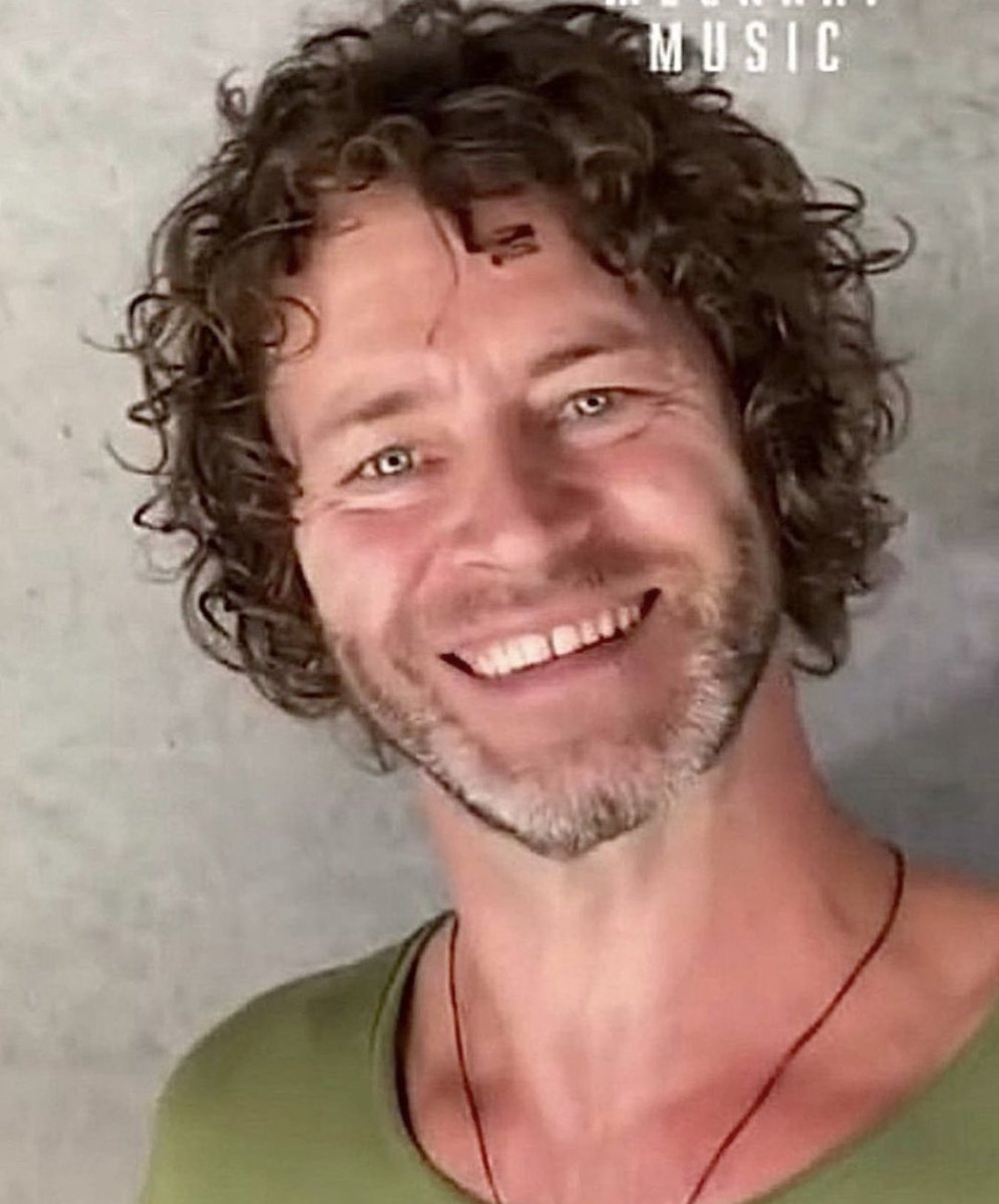 TeamDonaldFans's tweet photo. @takethat @HowardDonald Curls curls curls 🤩🤩🤩 https://t.co/PppqbjQBrz