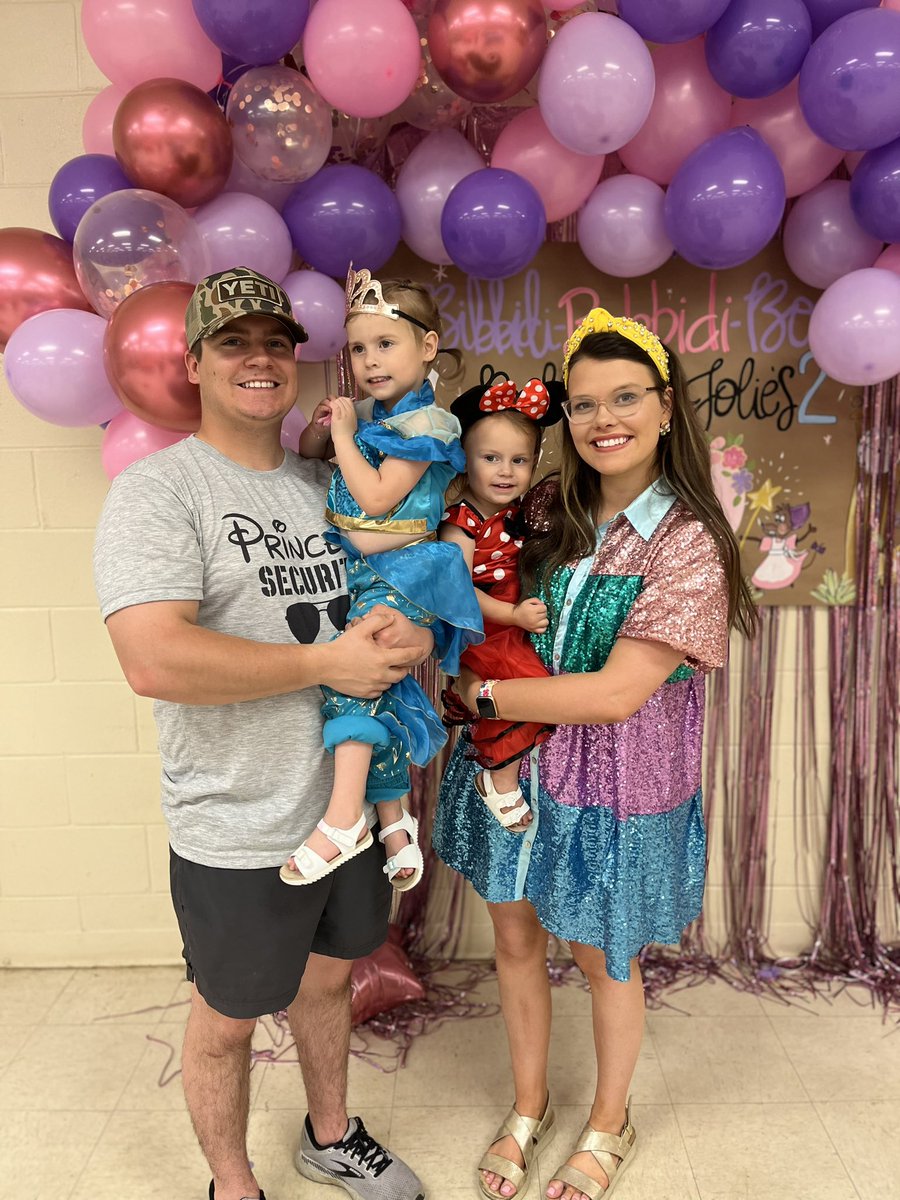 grace_brees's tweet photo. My babies had the most magical birthday party! 💗 https://t.co/Qb2ALHLyXM