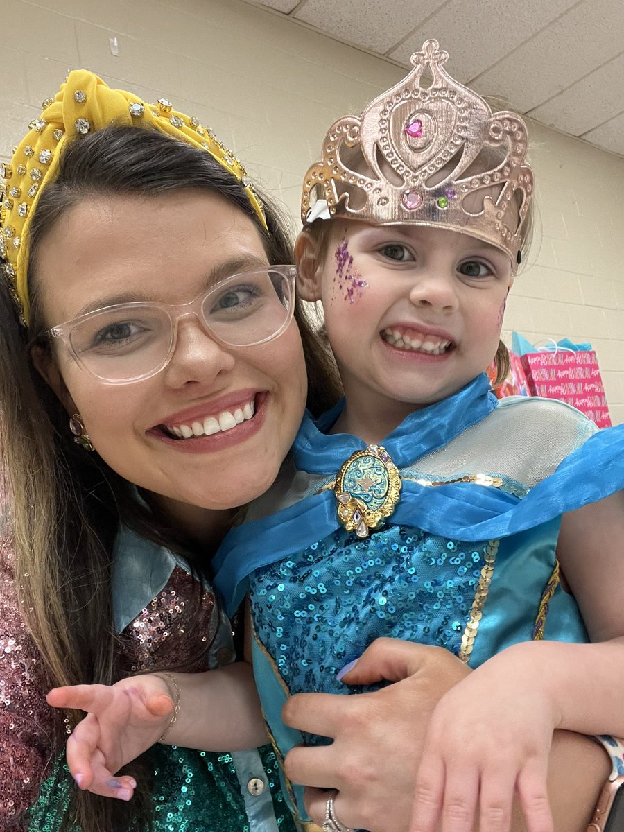 grace_brees's tweet photo. My babies had the most magical birthday party! 💗 https://t.co/Qb2ALHLyXM