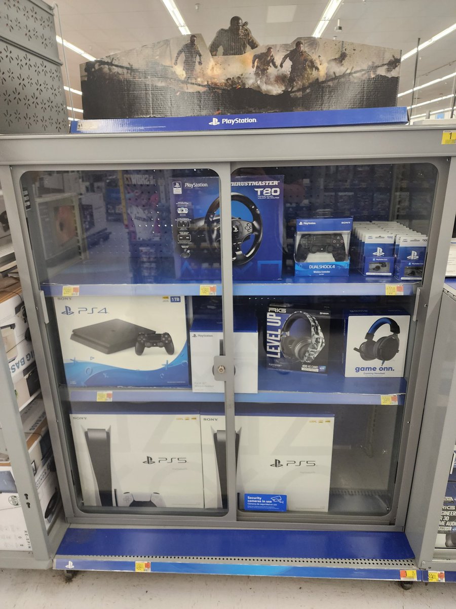 erod0222's tweet photo. Just went to Walmart today, and it's starting to feel more common to see physical #XboxSeriesX/#XboxSeriesS, #PS5, and #MetroidPrimeRemaster in stock. Also, #FuckScalpers. https://t.co/X65THtuKZv