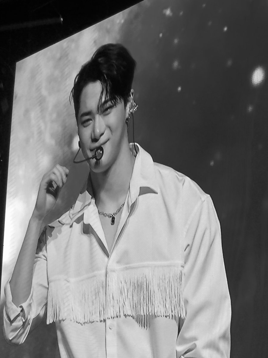 ขอบคุณบินเสมอที่คอยเป็นกำลังใจ คอยให้รอยยิ้ม กับเราเสมอ ขอบคุณที่เป็นเมนเรามา 5 ปี

ความรักที่เรามีให้ไม่เคยน้อยลง ขอให้ดวงดาว ท้องฟ้า แสงจันทร์ ต้อนรับและโอบกอดเธออย่างดีนะ

“ ตลอดมา และ ตลอดไป” ลาก่อนนะบิน 🖤

#มุนบิน #MOONBIN