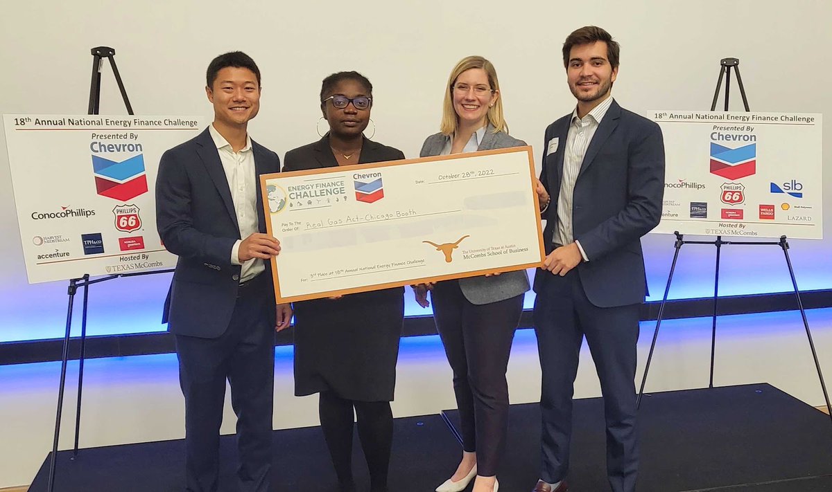 ChicagoBooth's tweet photo. @TheBoothExp features current student Kelsey Sawyer reflecting on her experience competing in multiple energy case competitions at Booth. #Boothies #GraduateStudentLife 

https://t.co/WMI5aiJ9L2 https://t.co/fEZ4xqRLBw