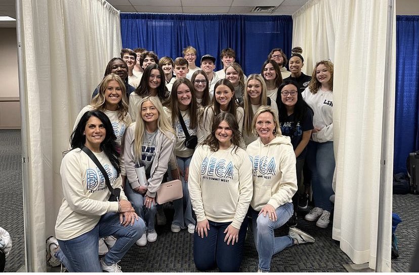 MissouriDECA's tweet photo. Just thinking back at these amazing memories from SCDC! Who is excited for ICDC in a few days?? We are!!🔷 https://t.co/QTcmszwkfH