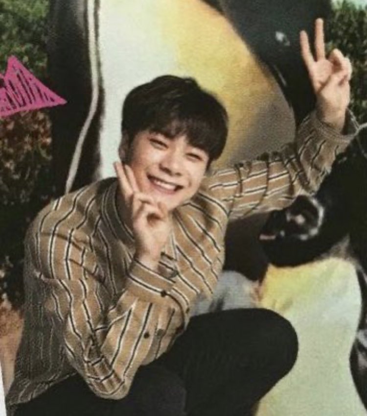 nctfadinha's tweet photo. Em 19 de abril, o membro do ASTRO Moonbin nos deixou e se tornou uma estrela do céu 😭🤍 https://t.co/4E91Ozt5jw