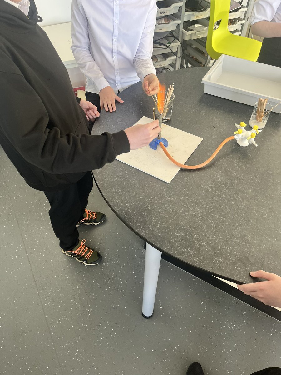 tritashke's tweet photo. Flame testing is always fun! https://t.co/cAdareieU3