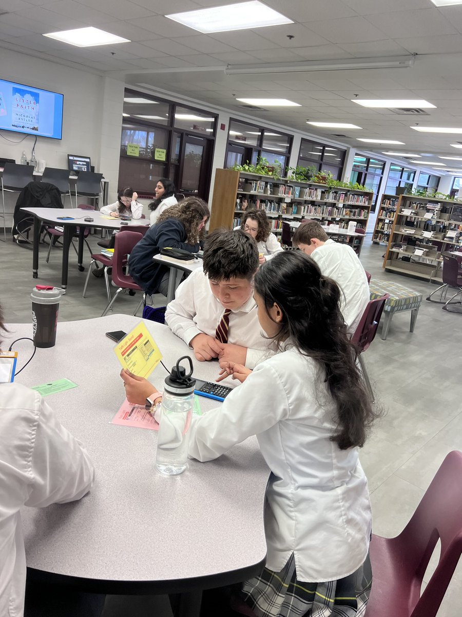 RNDLearnCommons's tweet photo. Do you know how a traffic light is created? These grade 9’s do! A great day of coding traffic lights with these classes in the LC today. https://t.co/Vnjh1C9vQH