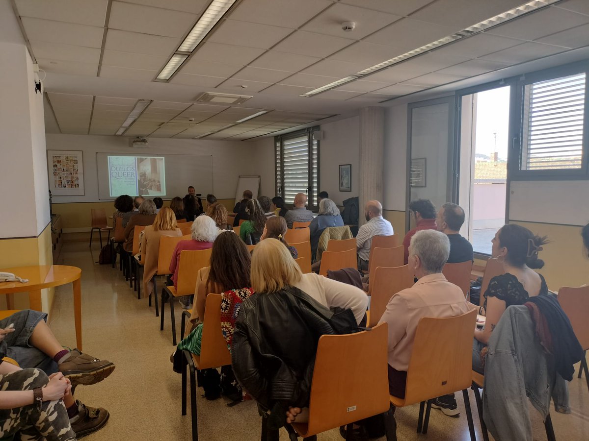 Tacitamuta_tm's tweet photo. Èxit de convocatòria al seminari "Mirades LGBTIQ sobre l'art". Moltes gràcies a totes les qui ens heu acompanyat! Us esperem a la propera ben aviat! https://t.co/CB5mmKB2WQ