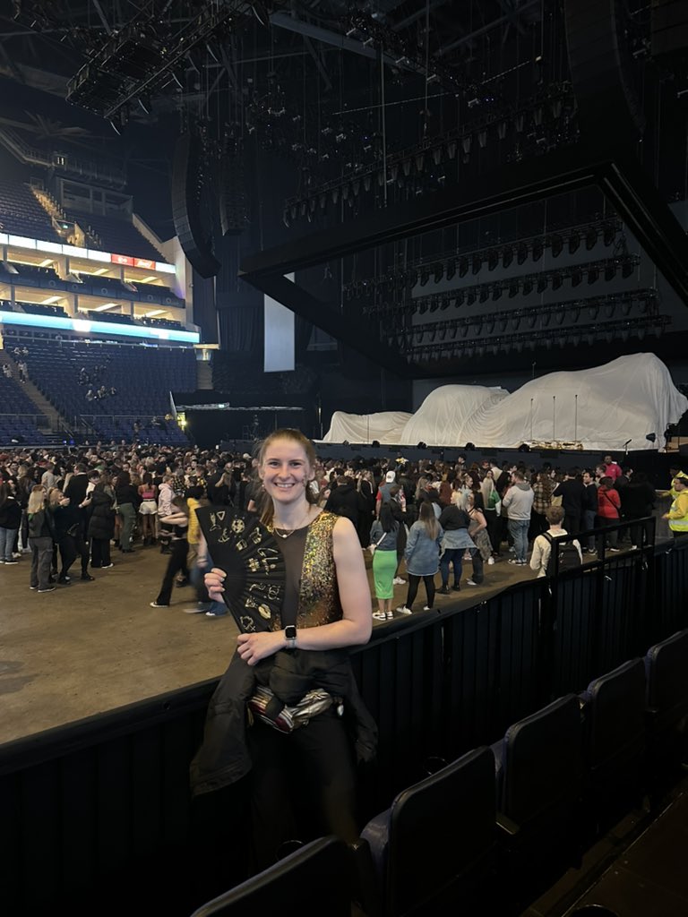 rubymaybo's tweet photo. Gloria!!!! I’m am beyond excited to see you tonight @samsmith this sailor and sailed (flown) all the way from Australia to see you tonight!!!!!
#samsmith #gloria #samsmithtour #samsmithgloria #sammy #samsmithlondon #littlesailor #london #o2arena https://t.co/x1oUDhXw5J