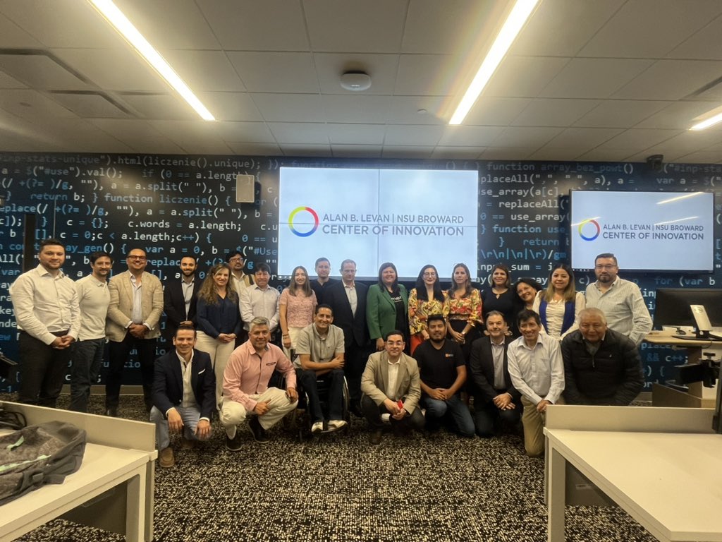 ProEcuador_'s tweet photo. ¡Participamos en la misión Techxplorer- EE.UU! 🇺🇸

15 empresas🇪🇨 del sector tecnológico se encuentran en Miami para presentar su oferta de servicios a líderes empresariales estadounidenses quienes podrán replicar y compartir la información recibida. https://t.co/Jms6WvWupV