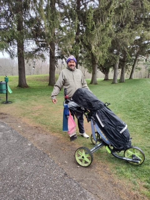 ErieCountyParks's tweet photo. We love our die-hard golfers! Even in 40-degree, snowy weather, our golfers are out there swinging.  Warmer weather is coming, and #YourErieCountyParks and golf courses are open and ready for you!    https://t.co/ttg2kbGrFj https://t.co/Gb3pPISkNx