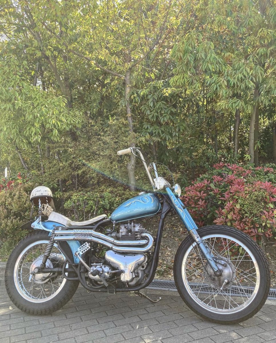 LowbrowCustoms's tweet photo. Man custom BSA A10's when done right, look so freekin' awesome! @ban.takanobeeee66 with the π₯π₯π₯ photo: @dragon_american #bsa #a10 #tracker #custombsa #buildsomething #chopitbuilditrideit https://t.co/z1xLUYzKvk