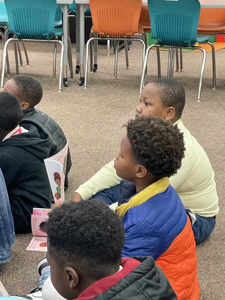 EverybodyWinsGA's tweet photo. The author's visit with Adrienne Banks was successful at @APSDunbar_elem. Books were donated from @amazon to Pre-K and 3rd grade. Thanks for spreading joy by spending time with the students. When you read with a child, everybody wins!
 
#EWA #literacy #atlantanonprofits #reading https://t.co/XMj8hWyH8V