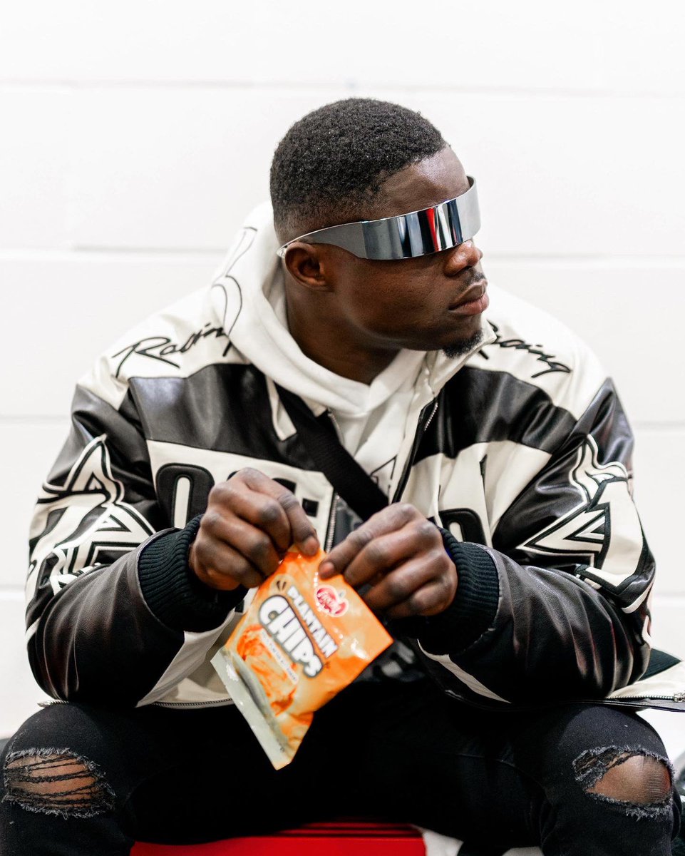 freezy_macbones's tweet photo. Work hard, be kind, and amazing things will happen.
•
Ain’t easy being freezy 
•
#freezymacbones #frewzybaby
📸 @sashshots https://t.co/ae9BP9xW2D