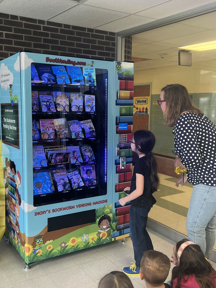 Darn3rdgrade's tweet photo. The students were so excited to cut the ribbon on our new school vending machine!  Thanks PTO! https://t.co/zN42upxxhr