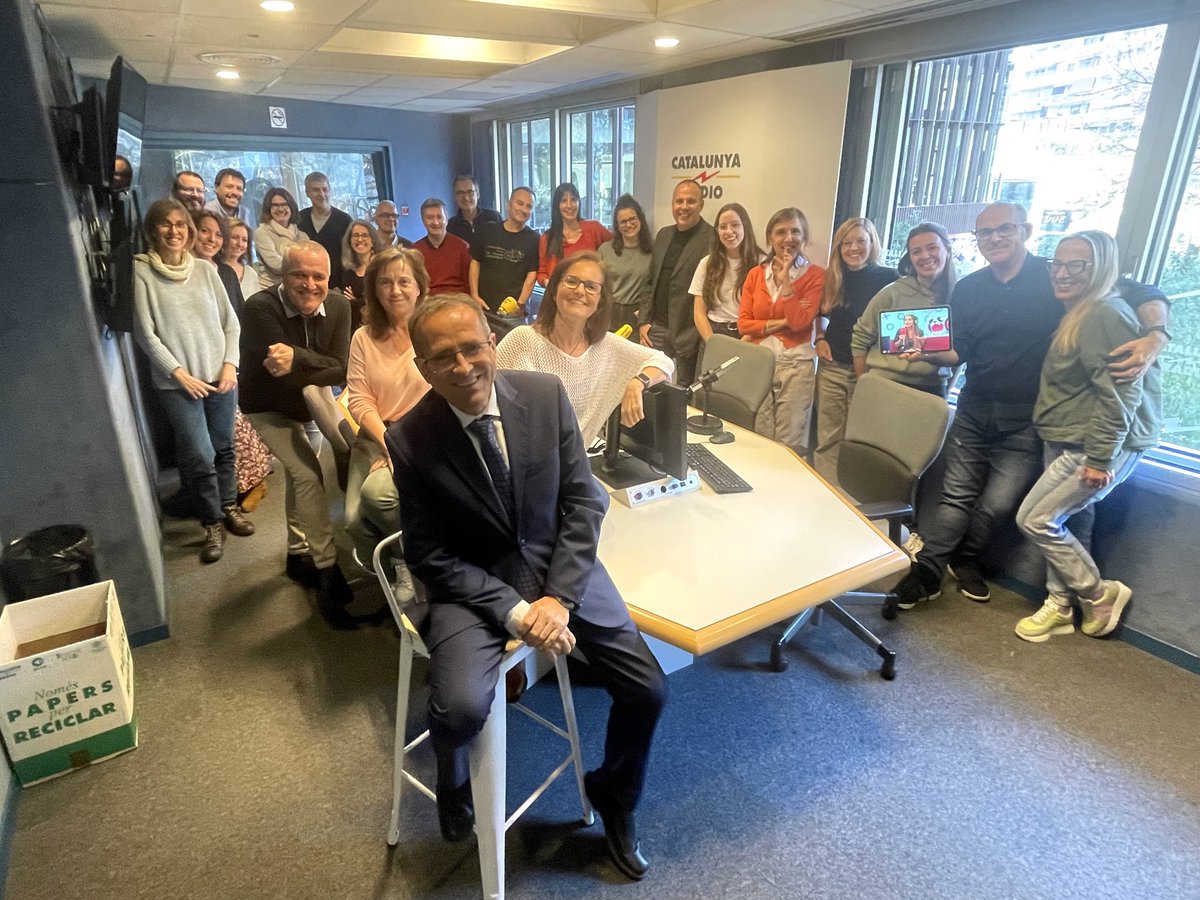 👋 Ens agrada fer ràdio amb vosaltres 

62.000 gràcies per ser-hi! 

📻🖥📱

ccma.cat/catradio/catal…

#EGM

<a href="/Catalunya_nit/">Catalunya nit</a> 
<a href="/CatalunyaRadio/">Catalunya Ràdio</a> 
<a href="/Catinformacio/">Catalunya Informació</a>
