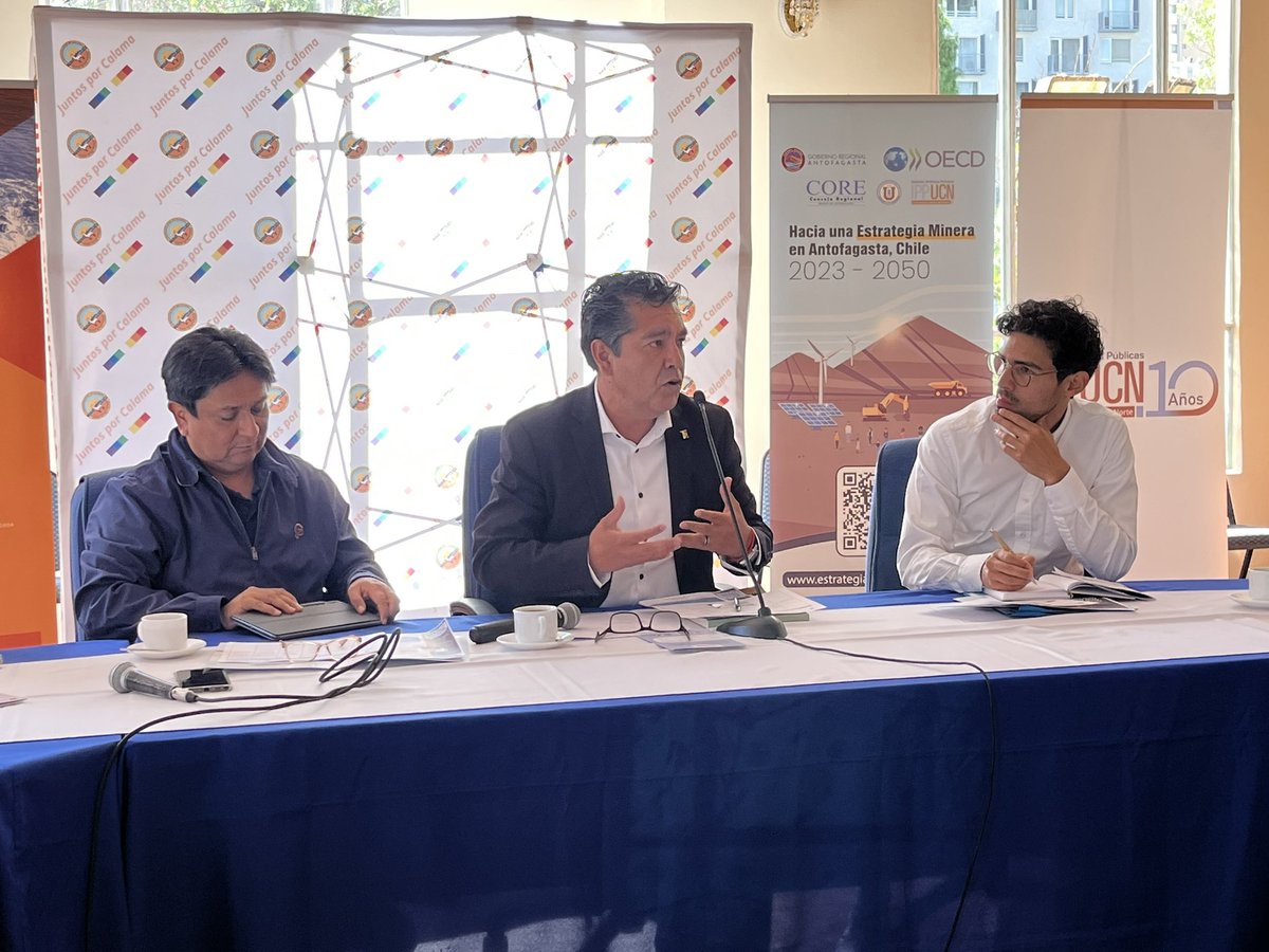 ippnorte's tweet photo. 🔵DÍA 2

Esta jornada estuvo marcada por la presencia del Gobernador Ricardo Díaz @Goreantofagasta ,que fue recibido con un saludo protocolar por parte del alcalde de #Calama en el @municipiocalama .Saludo que se extendió hacia la comitiva de expertos de la @OECD_local e IPP UCN. https://t.co/w8ApY719jS