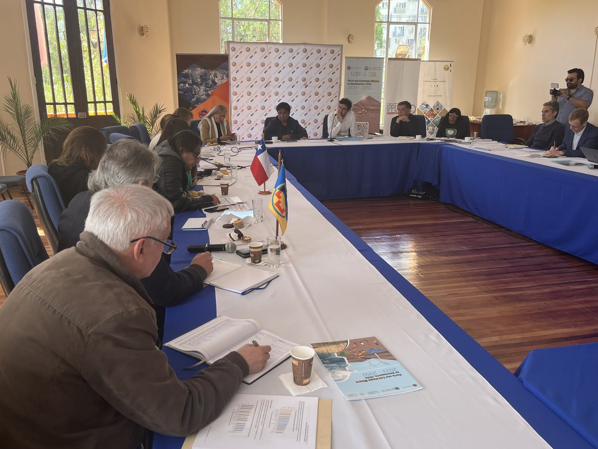ippnorte's tweet photo. Continuando con un activo diálogo con dirigentes sociales locales y actores claves de la comuna, quienes expusieron sobre las demandas, dolores y problemas que afectan a la comuna minera. Culminando la jornada con una visita técnica a la Mina Subterránea de División Chuquicamata. https://t.co/xALsUuWCBP