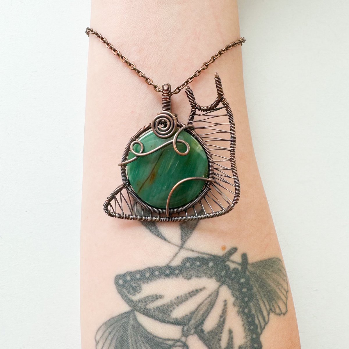 mildhippie's tweet photo. green jasper crystal snail necklace 💚🐌

available April 21st at 8pm eastern time https://t.co/lKqMvLoo2q