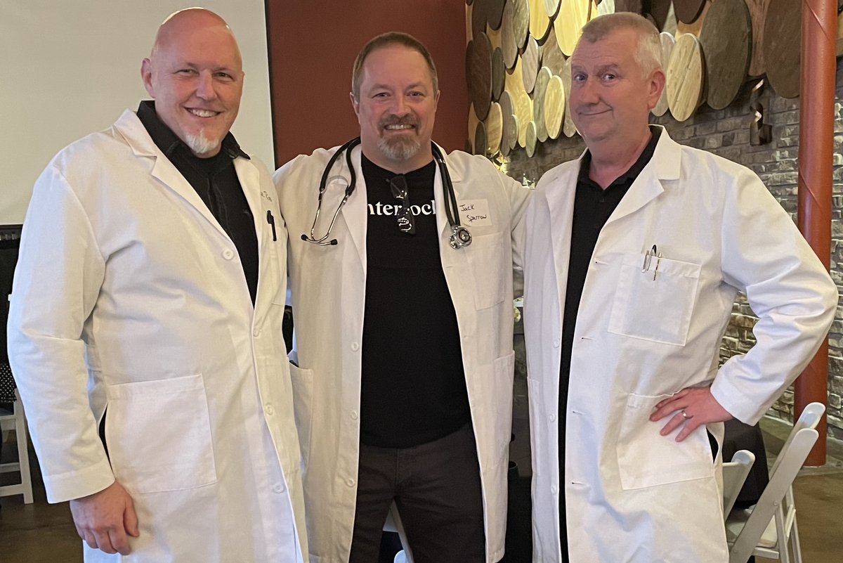 Our Photoshop Doctors use their expert photo retouching skills to heal all our photographic ailments. Thanks to their diagnoses and precise treatments, our photography is of optimal health and aesthetic.
#photoeditor #photoediting #photoshop #retouching #retoucher #retoucherwork