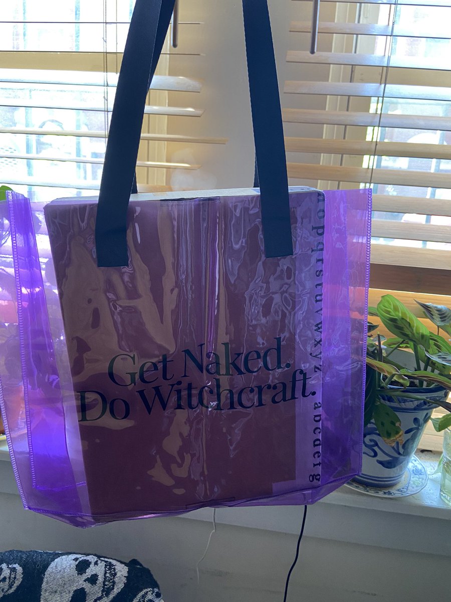 Only using this <a href="/witchbabysoap/">🫧Witch Baby🫧</a> tote bag from now on