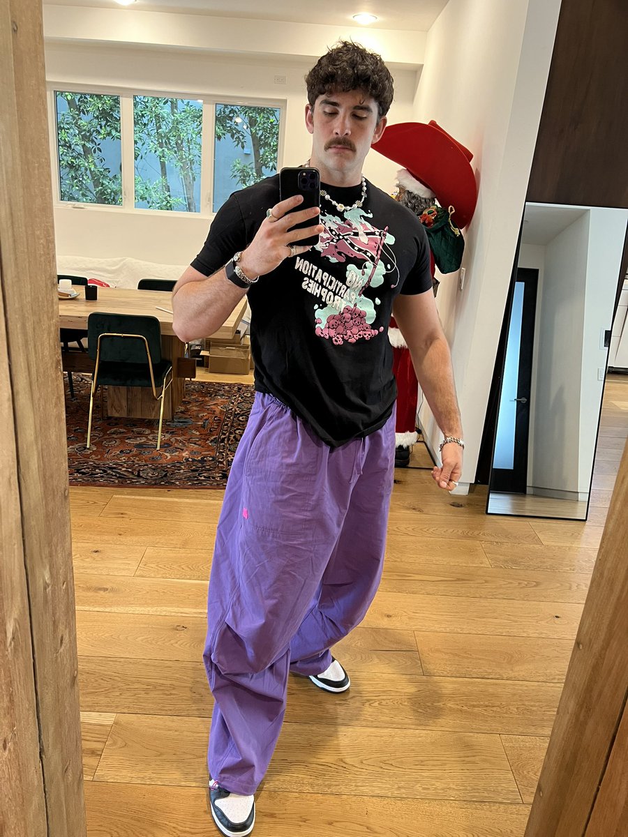 hasanthehun's tweet photo. i shaved again. im sorry. https://t.co/MCAHiHv9zq