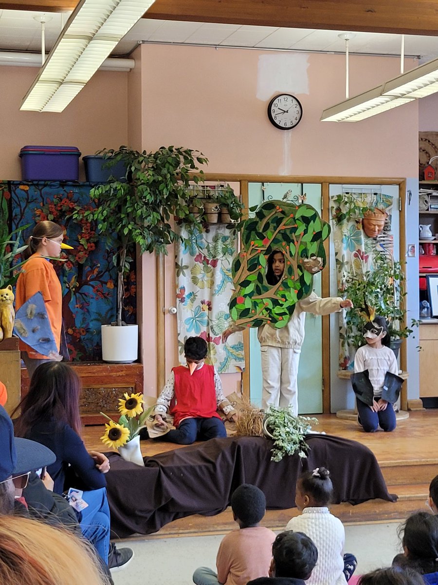 Ms_Mme_Li's tweet photo. Félicitations à la classe de Mme. Savoie, your springtime play was amazing! Thank you for inviting us to watch and listen!
@GenCrerar @MrsSharonLin
@TDSB_French
#Springplay #tdsbfsl #cestleprintemps https://t.co/uoYiJDIgYa