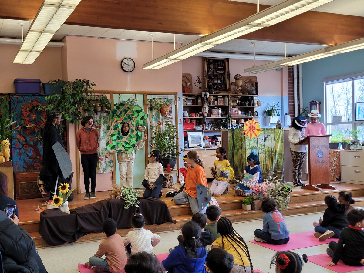 Ms_Mme_Li's tweet photo. Félicitations à la classe de Mme. Savoie, your springtime play was amazing! Thank you for inviting us to watch and listen!
@GenCrerar @MrsSharonLin
@TDSB_French
#Springplay #tdsbfsl #cestleprintemps https://t.co/uoYiJDIgYa