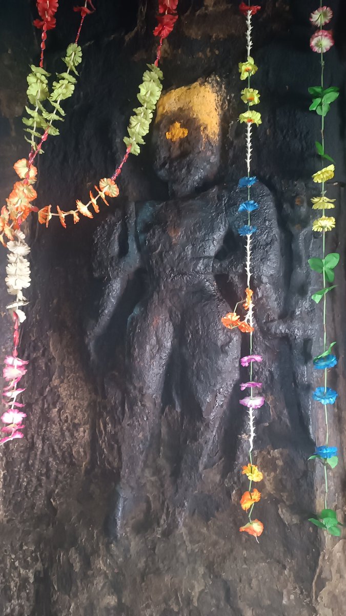 Svivek786's tweet photo. The caves and temple has been carved on one of the rocky hill located on the bank of river Ravi.According to legend, the Pandavas stayed in the caves for a night during their exile (Agayatwas), and it is said that some of the caves date to the time of the Mahabharata. https://t.co/Azb1FCa4x0