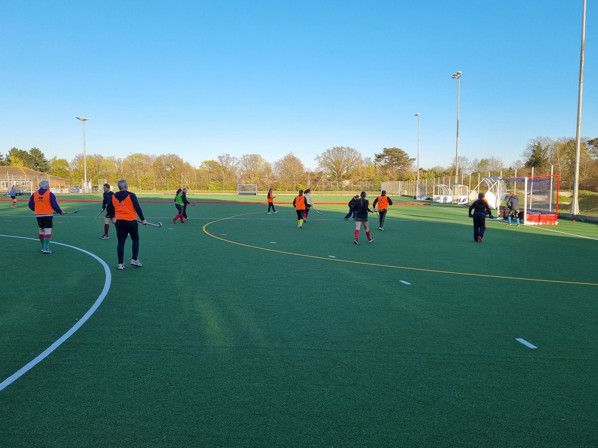 NorwichCityHC's tweet image. A turnout of 24 for Walking Hockey this evening, the most so far #beginnerswelcome #developskills #youngandold #walkinghockey #backtohockey @EnglandHockey @ActiveNorfolk @EastAreaHockey