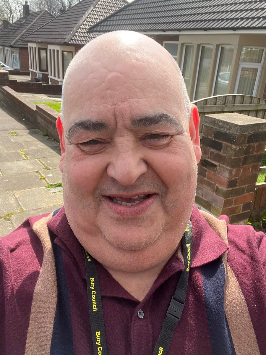 JonesNick_UK's tweet photo. #TeamPilkingtonPark out and about today speaking to residents about local matters and delivering my latest leaflet #reportingback https://t.co/zy7l7yuQop
