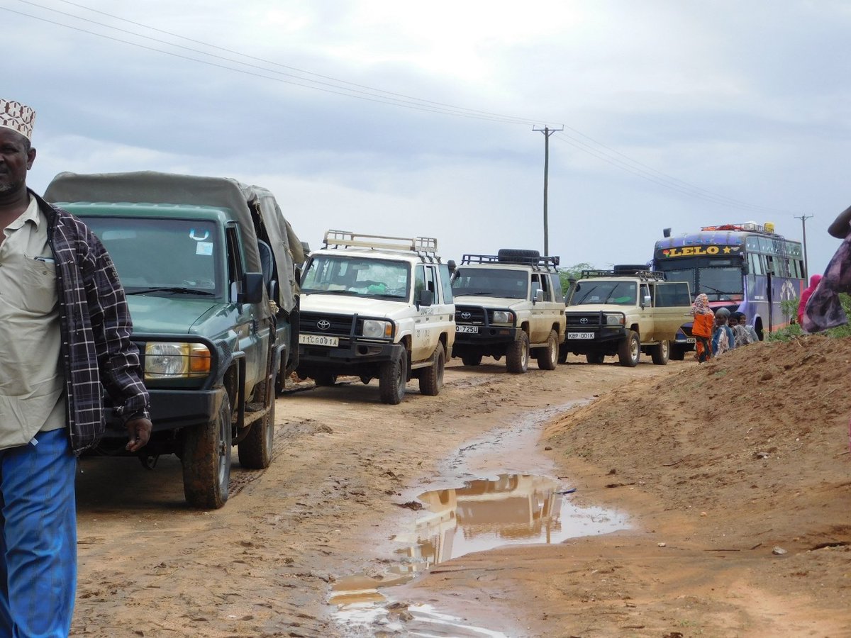 NgoliaW's tweet photo. @DGLowasa Vehicles were stranded on their way back to Isiolo from Merti on 16th of April after the heavy rains witnessed in the area. https://t.co/Q5kks1rvWm