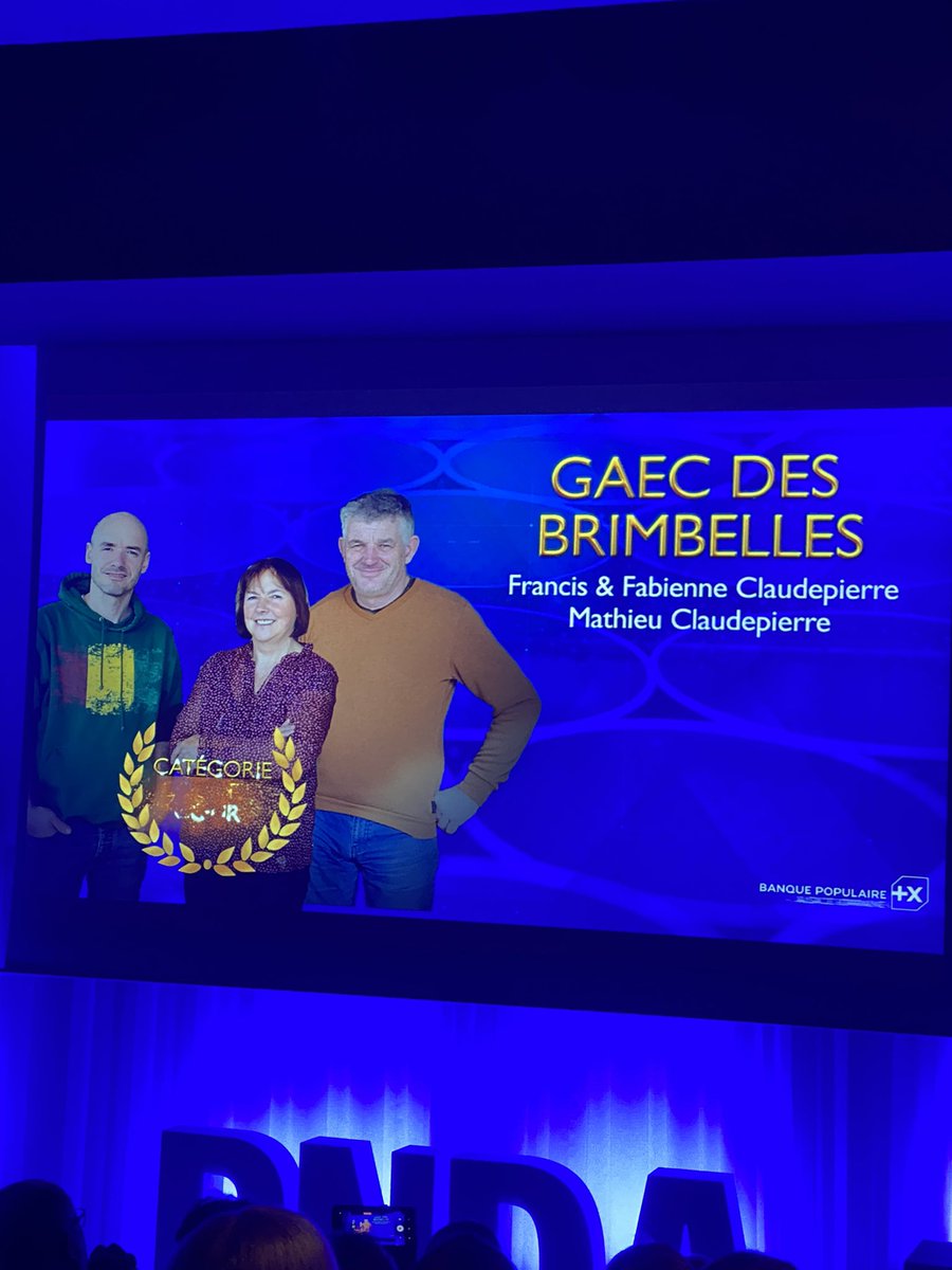 #PNDAR2023 Et 1 prix Coup de ♥️ remis à Francis Claudepierre le 1er agriculteurs Méthaniseur de France eleveur laitier bio producteur de fromages et aujourd’hui president de #Trame <a href="/AAMF_Agris/">Agriculteurs Méthaniseurs de France</a> <a href="/JfDelaitre/">Jean-François Delaitre</a> @ChLambert_FNSEA <a href="/CLeschiera/">Christophe Leschiera</a> <a href="/BiogazVallee/">Biogaz Vallée®</a> <a href="/Club_Biogaz/">Club Biogaz</a> <a href="/GazRenouvFrance/">France Gaz Renouvelables</a>