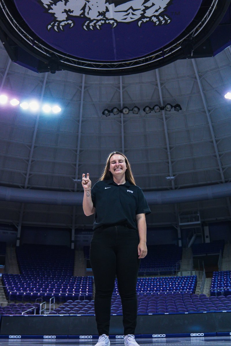 daniplu35's tweet photo. New title, same amazing school 🐸

So excited to stay at TCU and move into a full-time role as an Assistant Director of Athletics Communications! https://t.co/DfmADJSP3h