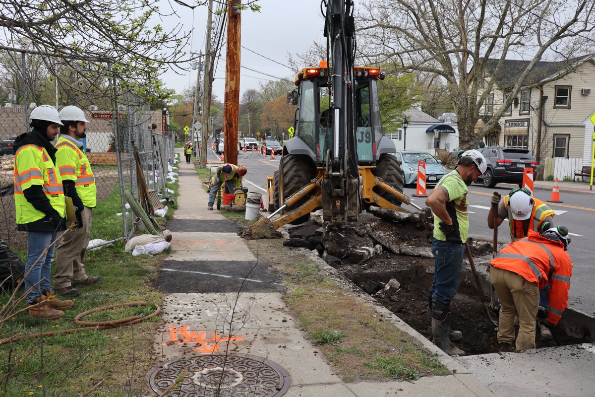 SuffolkWater's tweet photo. The Suffolk County Water Authority is in the process of installing ductile iron water main on Main Street in East Setauket in connection with a new drainage system being installed by the Town of Brookhaven.
#SCWA https://t.co/IgzJyxb5JC