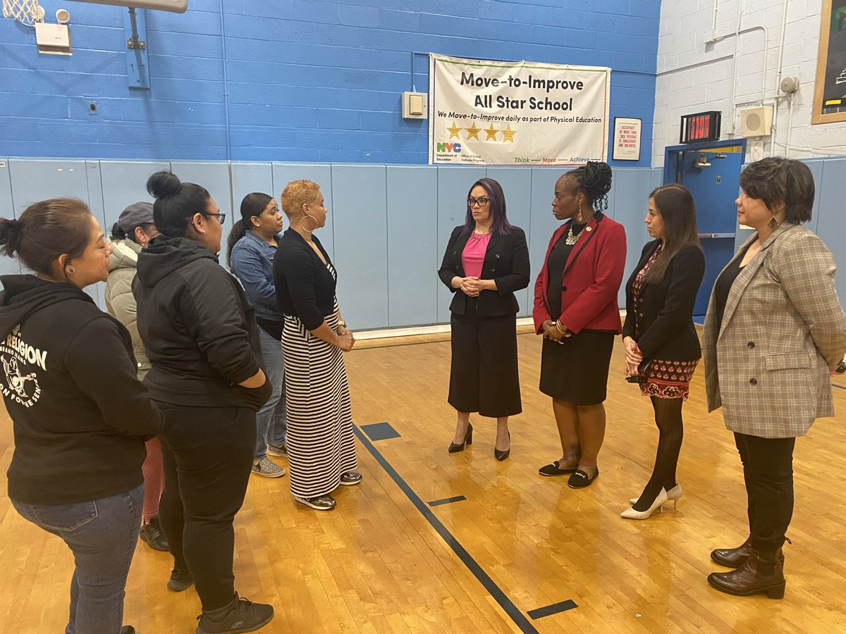 BPGibson2025's tweet photo. Love visiting our schools in the Bronx. Thanks to the leadership of #CSD10, our parents and leaders of the Luisa Fuentes Science &amp; Discovery School for the warm welcome to learn about the long history of this elementary school and it’s impact on our families in #Kingsbridge. https://t.co/fMQXazRXE5
