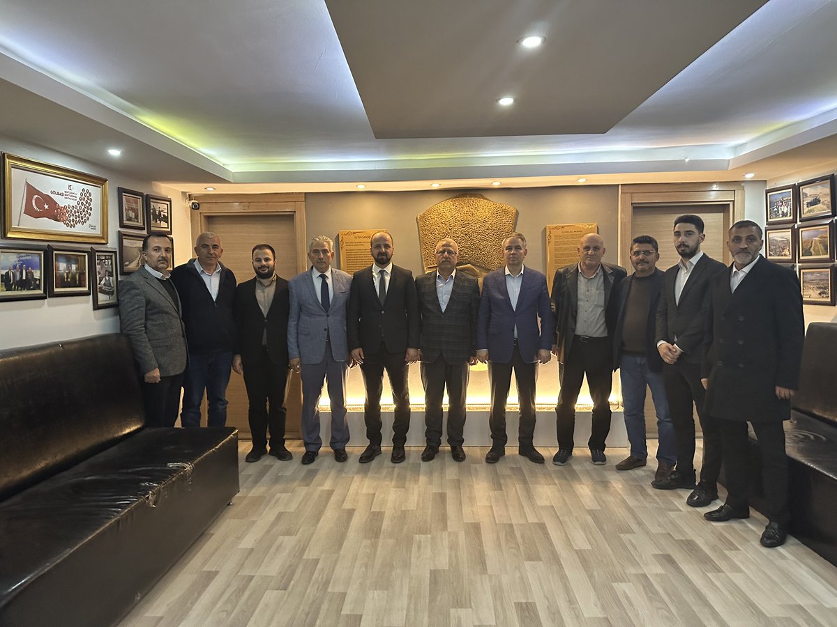 Murat_Alparslan's tweet photo. Gölbaşı Esnaf ve Sanatkarlar Kredi ve Kefalet Kooperatifi’ni teşkilatımızla ziyaret ederek, istişarelerde bulunduk. https://t.co/vvk8iIPdAW