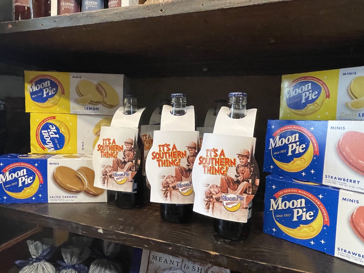 Suzanne_Corbett's tweet photo. Eating like a local- Southern old school treats at #HarrisonHardware in #VisitAl #STSDomesticShowcase #IHeartHSV https://t.co/6i1QAGJ5nM