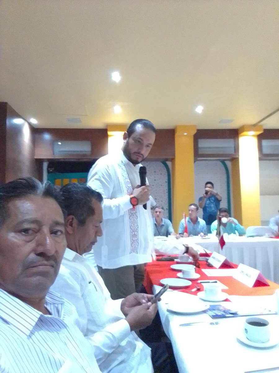 Iniciando el encuentro de ex-ediles  de Movimiento Ciudadano en Guerrero, presidido por nuestros dirigentes Horacio Tijerina, líder nacional de la Asoc de ex-ediles; Adrián Wences, líder estatal y Julián Lopez Galeana, coordinador de autoridades municipales de MC en Guerrero.