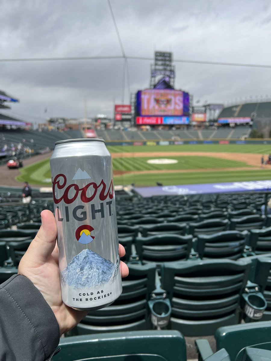 Been in Colorado for approximately 45 minutes. Had to do my own research and I can confirm.. 🏔️®️🟦 at @CoorsField @BarstoolBigCat @Billyhottakes @PMTsportsbiz @CoorsLight